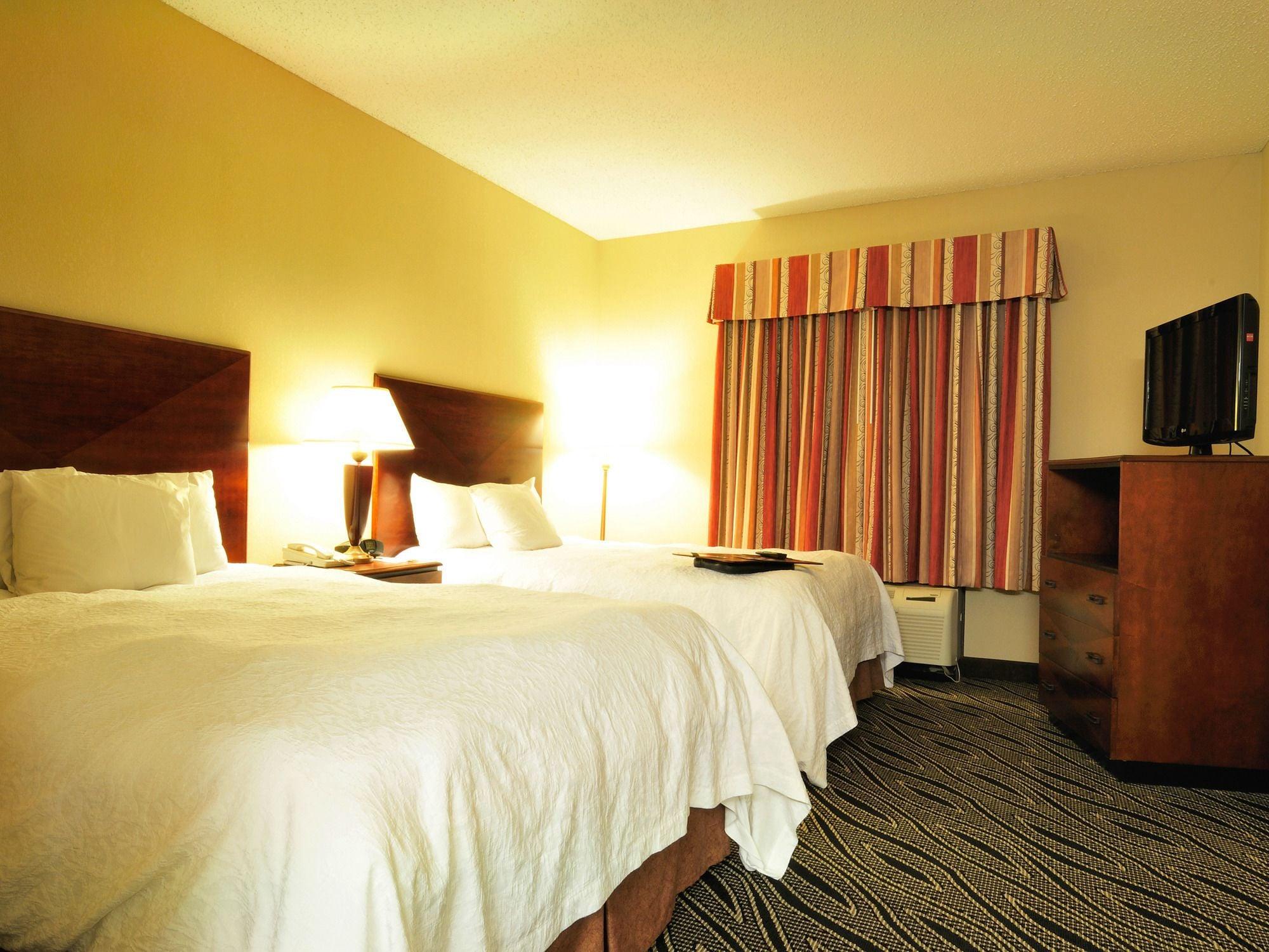 Hampton Inn Fayetteville Exterior photo
