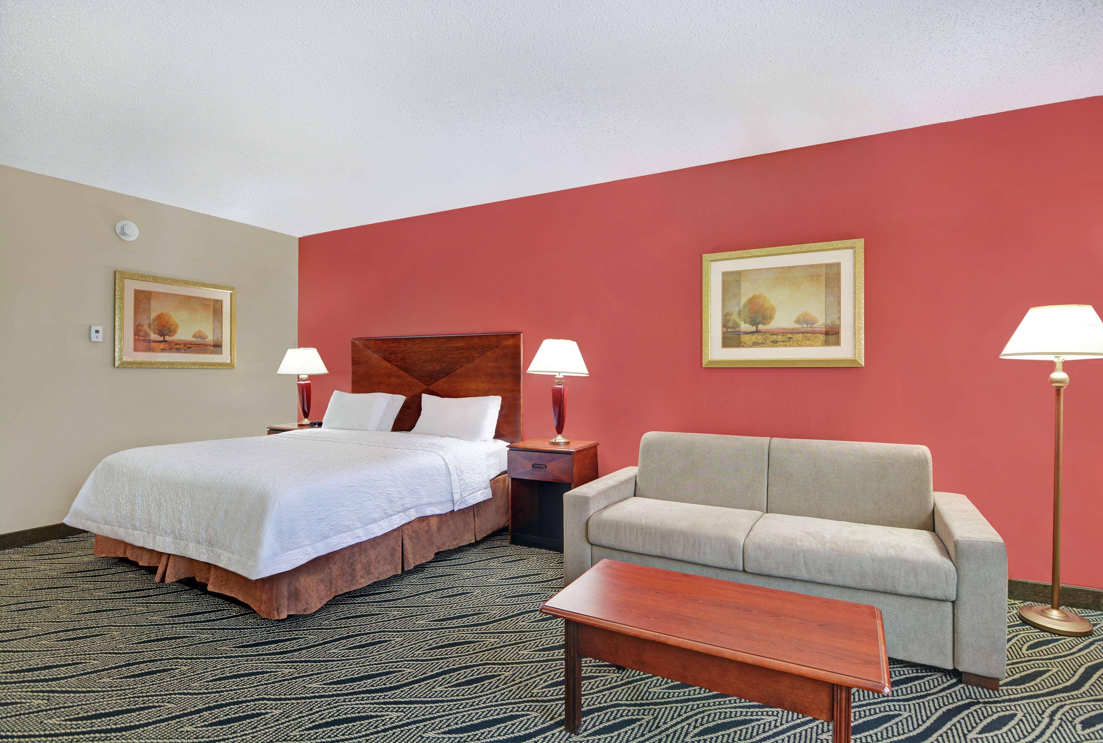 Hampton Inn Fayetteville Exterior photo