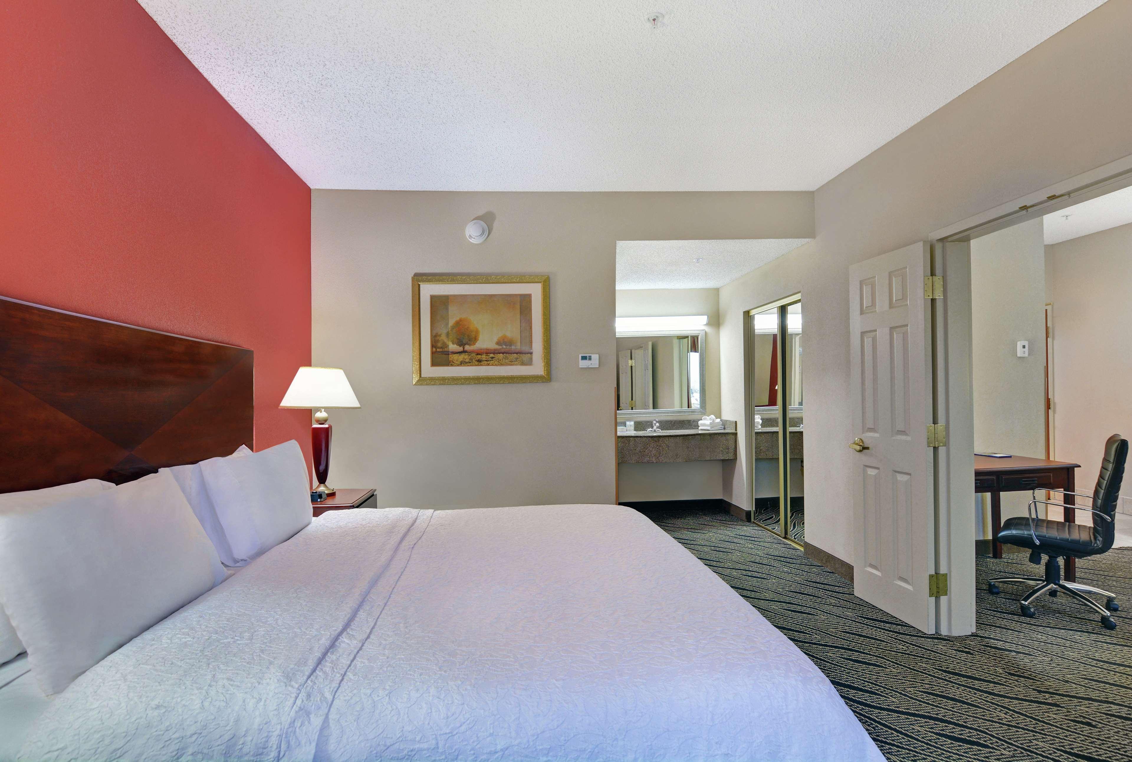 Hampton Inn Fayetteville Exterior photo