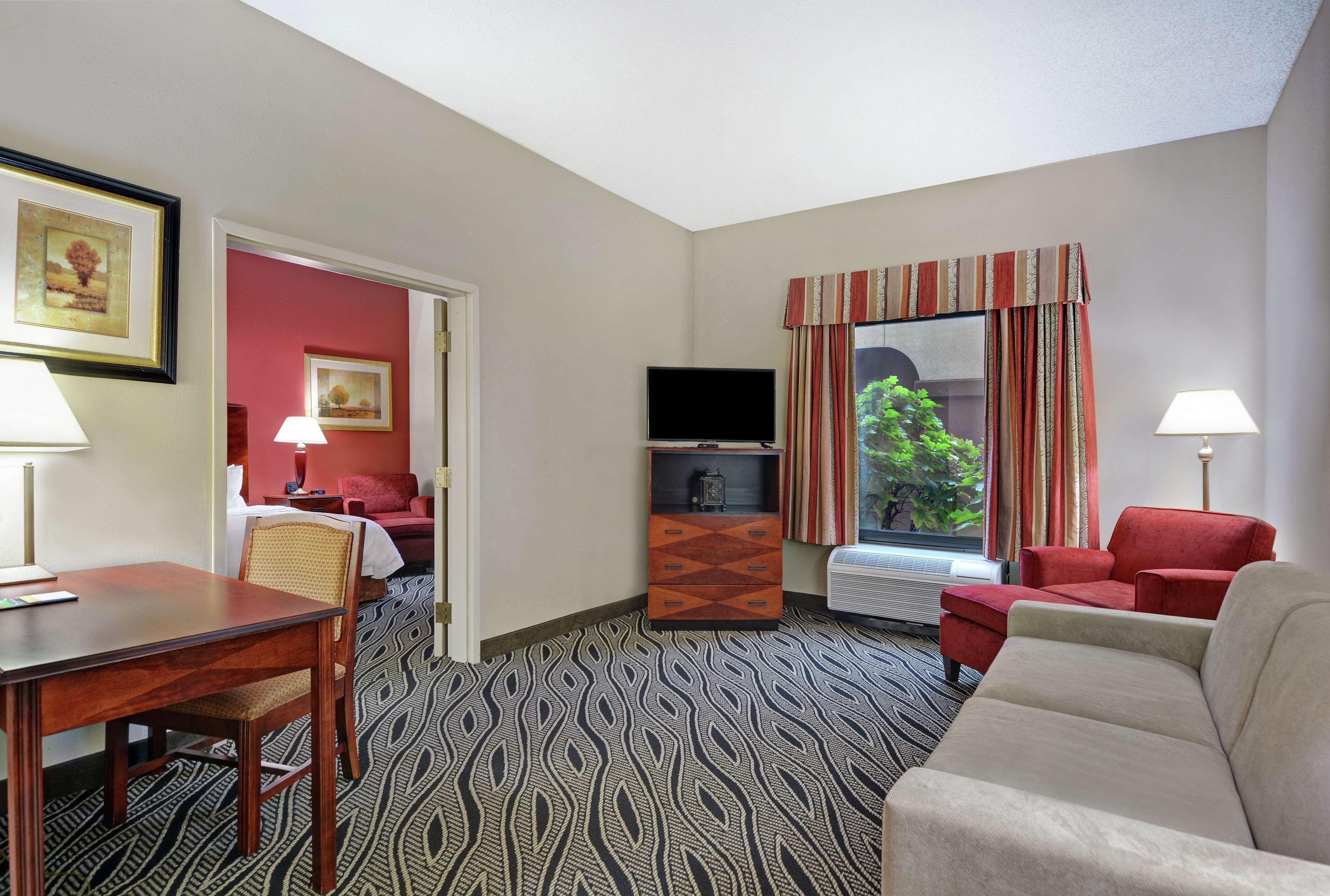 Hampton Inn Fayetteville Exterior photo