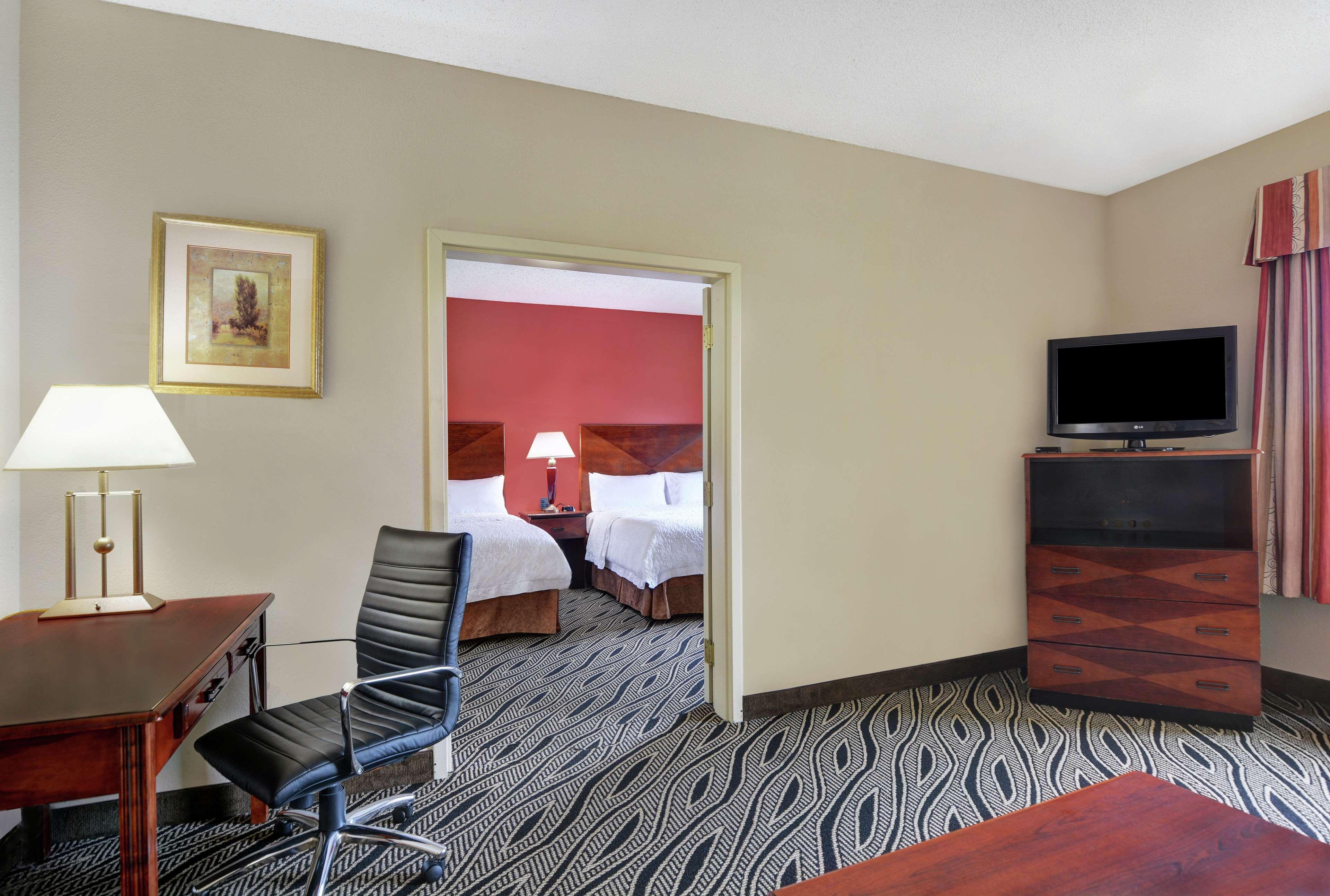 Hampton Inn Fayetteville Exterior photo