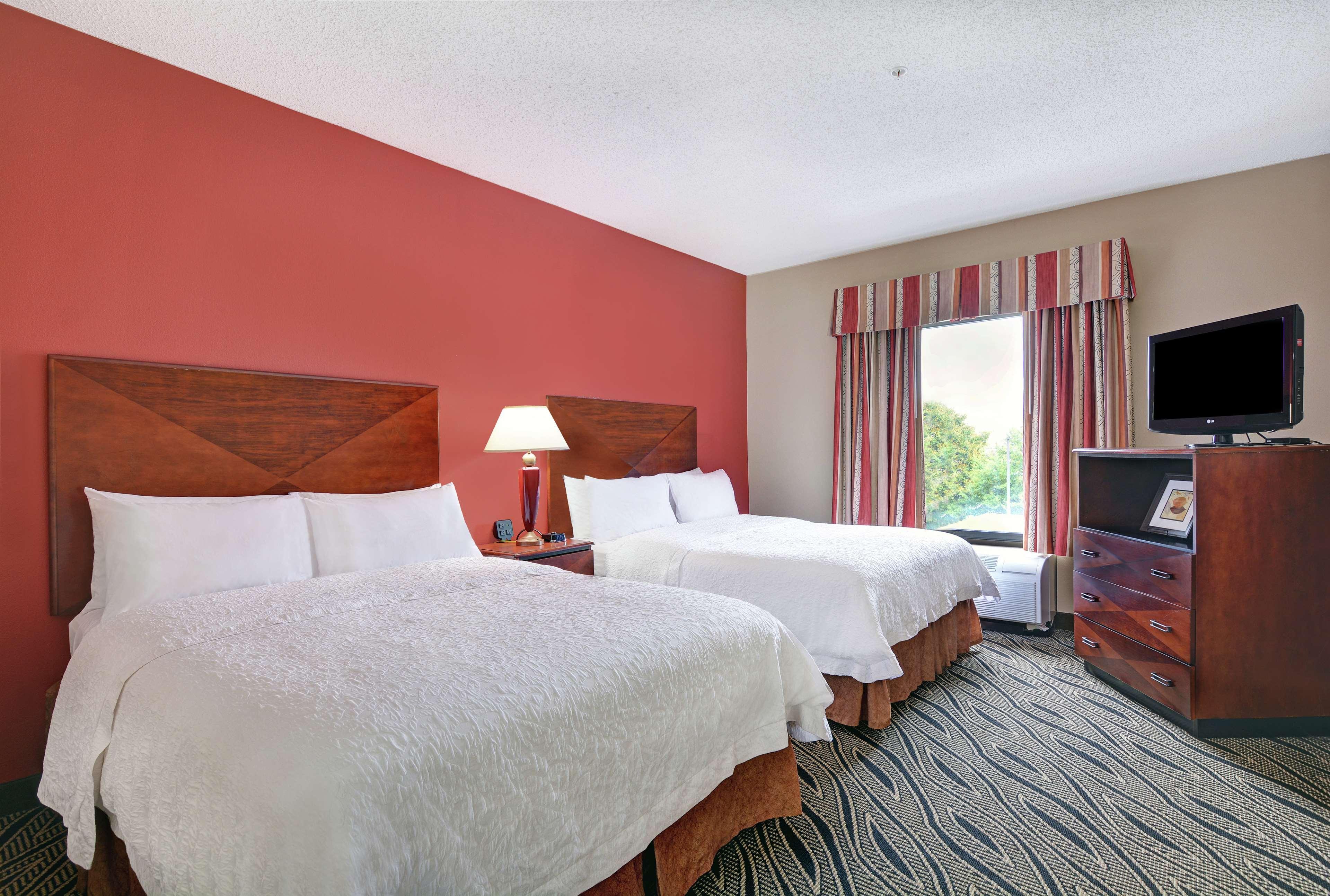 Hampton Inn Fayetteville Exterior photo