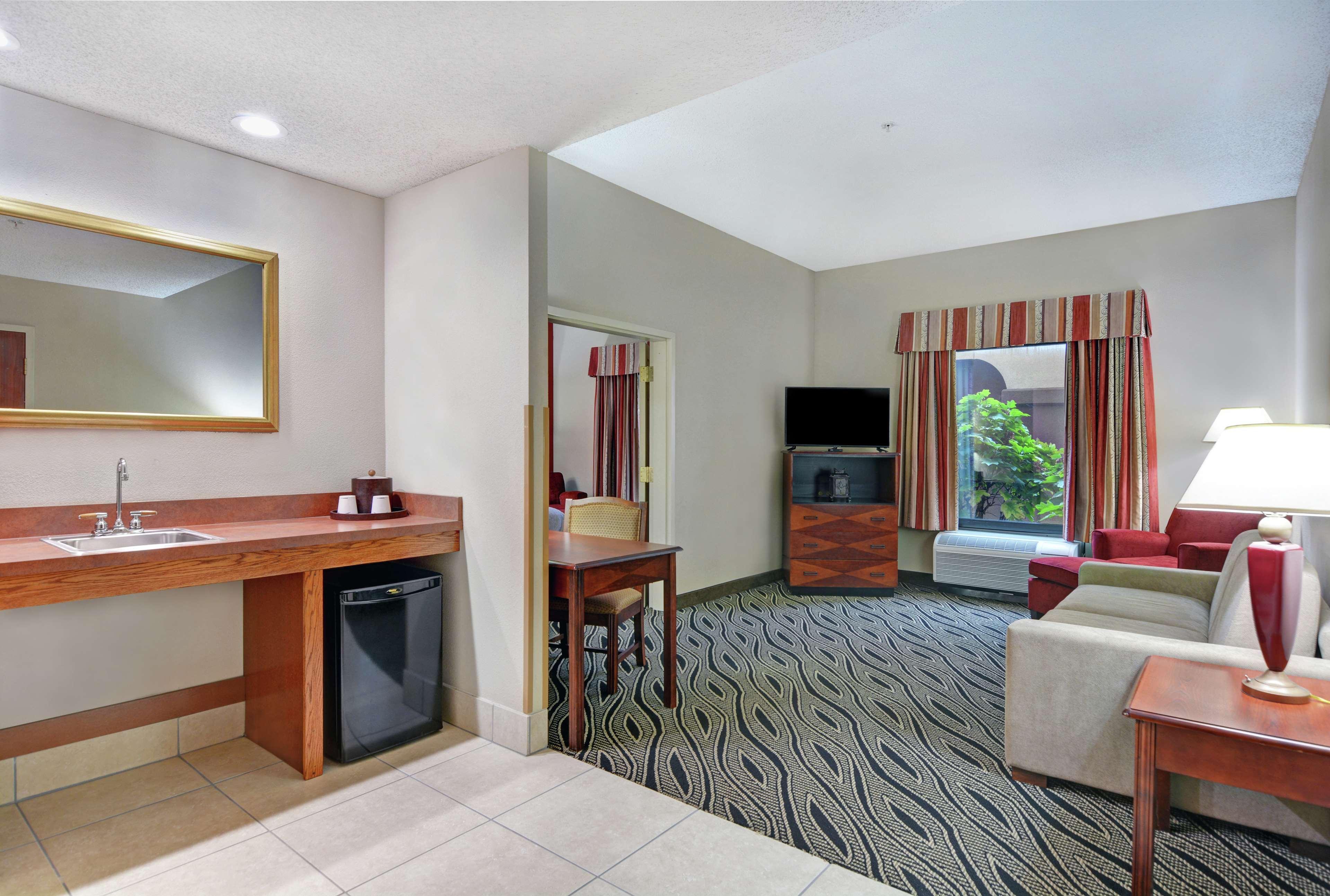 Hampton Inn Fayetteville Exterior photo