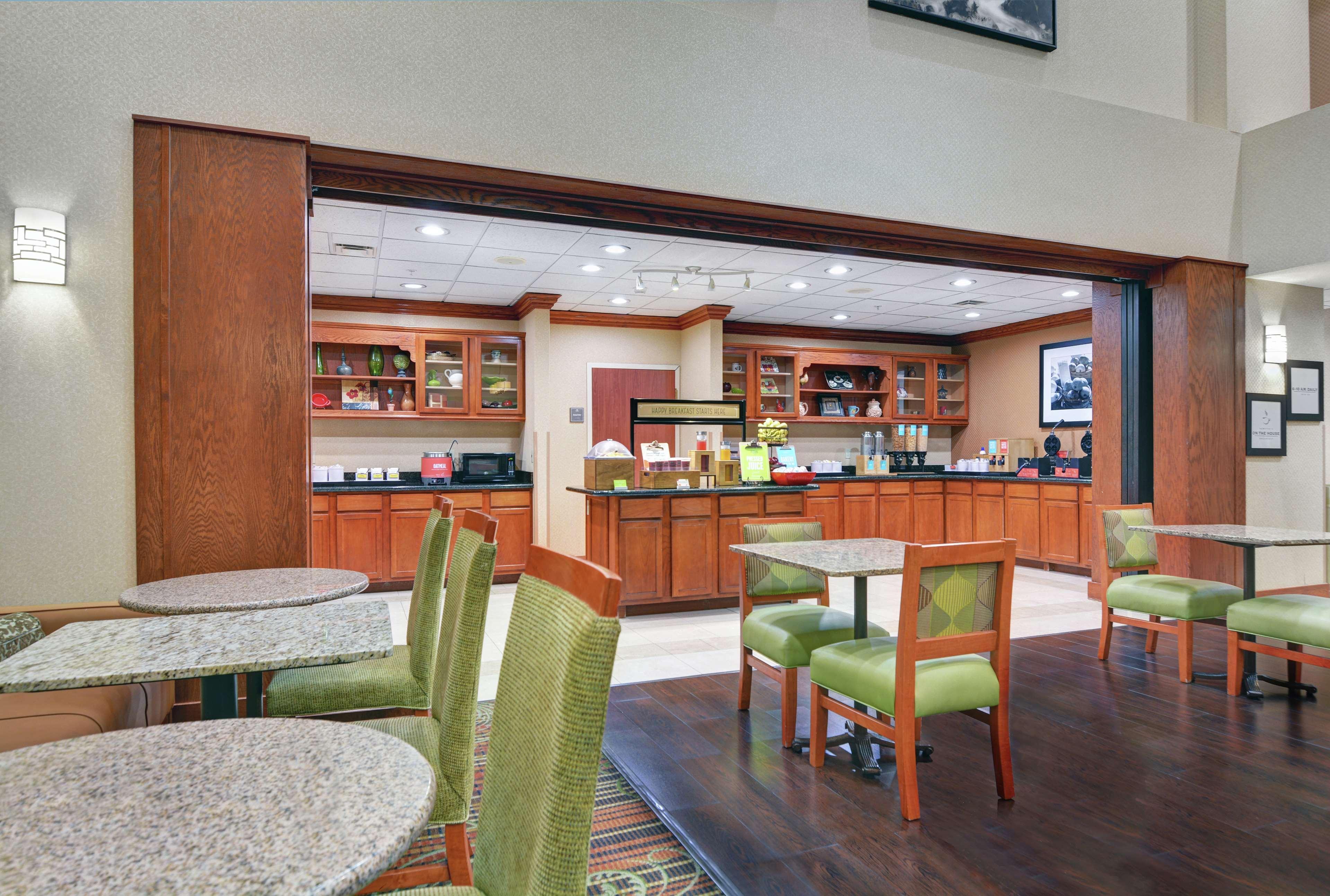 Hampton Inn Fayetteville Exterior photo